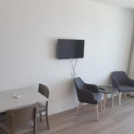 アパートホテル Melini 4*