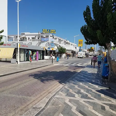 アパートホテル Melini プロタラス